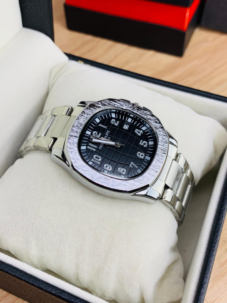 Nautilus Model With Date (Black)